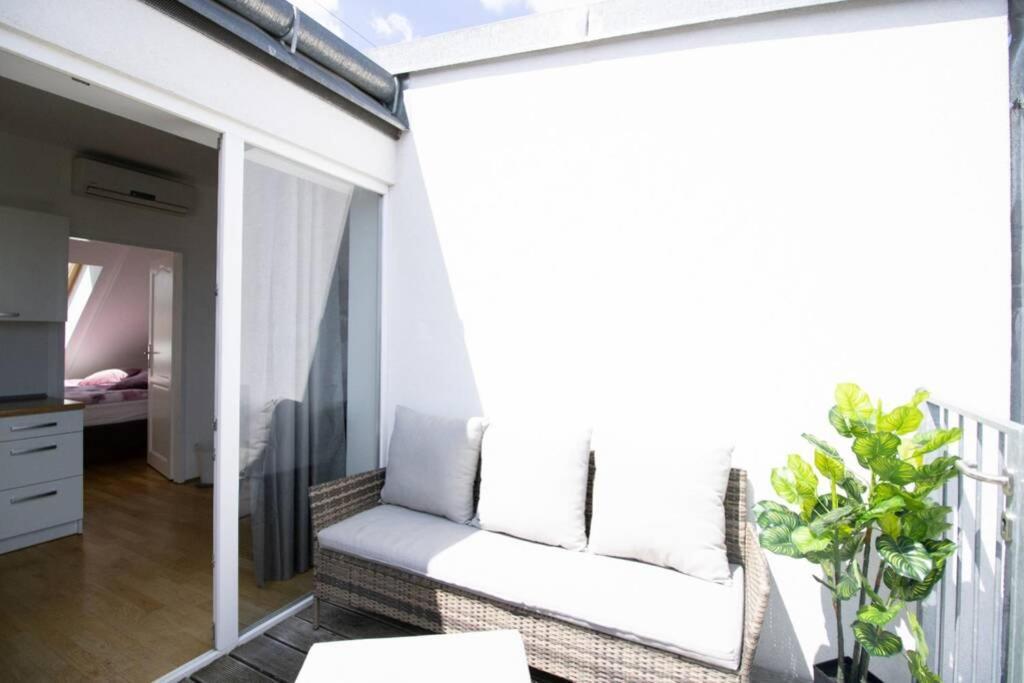 비엔나 Sunny & Cozy Penthouse With Balcony L Dg4'14 아파트 외부 사진